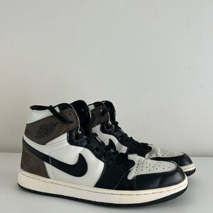 2020
Air Jordan 1 Retro High OG 'Dark Mocha'